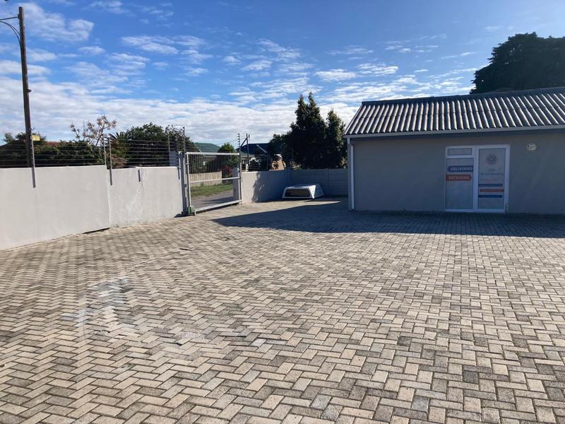 To Let Commercial Property for Rent in Newton Park Eastern Cape
